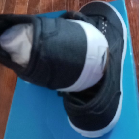 Lakai Sneakers - Picture 3 of 4